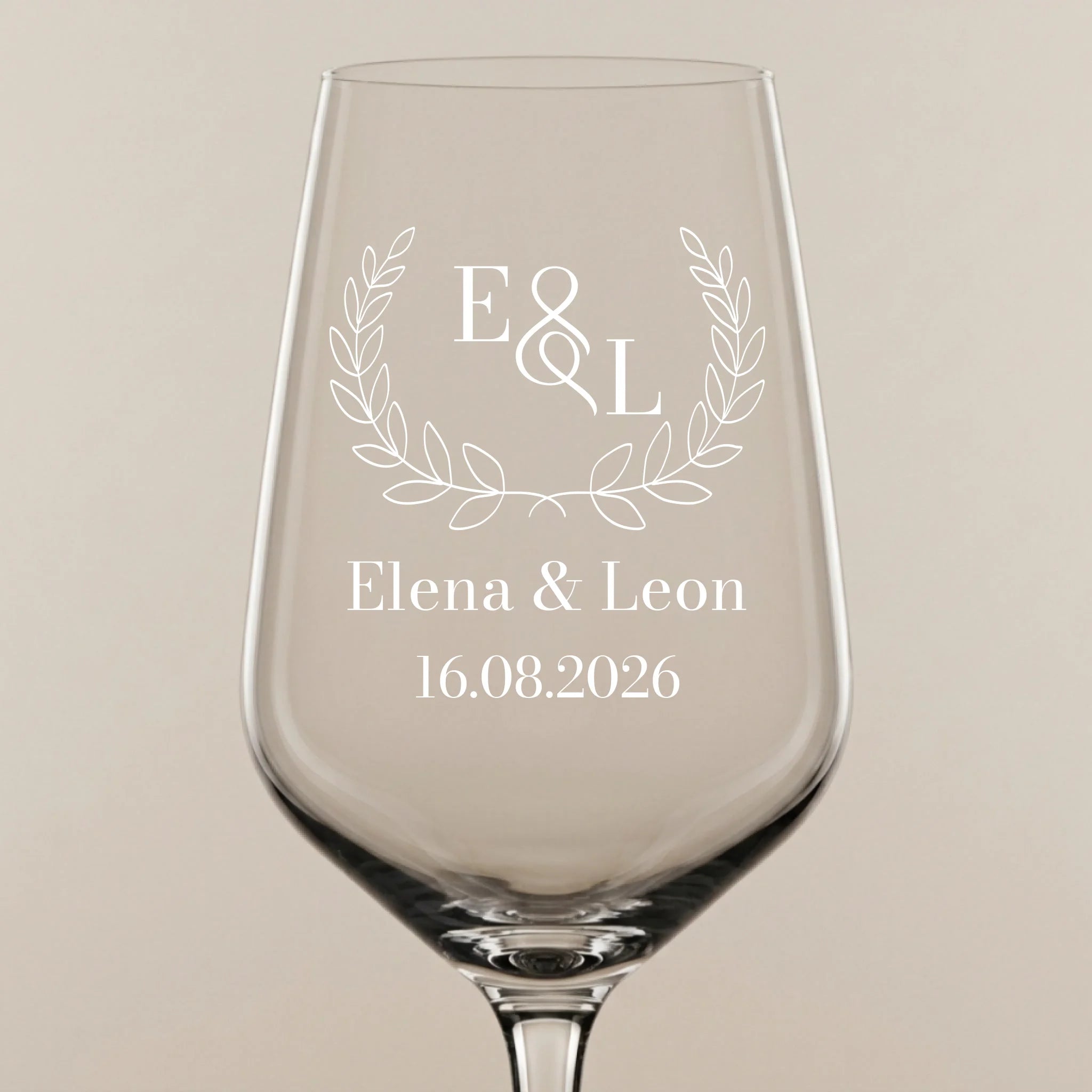 Weinglas zur Hochzeit 2er Set mit Namen einzeln nah hell