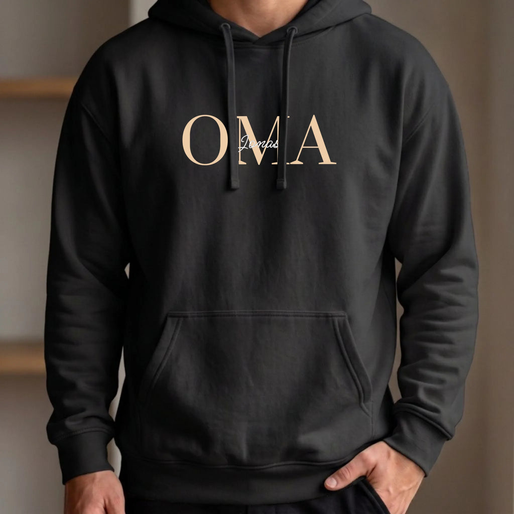 Oma Pullover personalisiert mit Namen der Enkel – Hoodie schwarz vorn