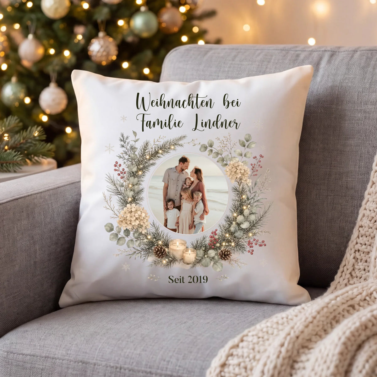 Personalisiertes Weihnachtskissen mit Foto, Namen und Jahreszahl – Weihnachtsgeschenk für Eltern
